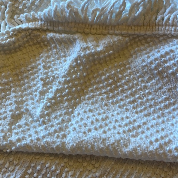 Vintage chenille bedspread - Picture 2 of 5
